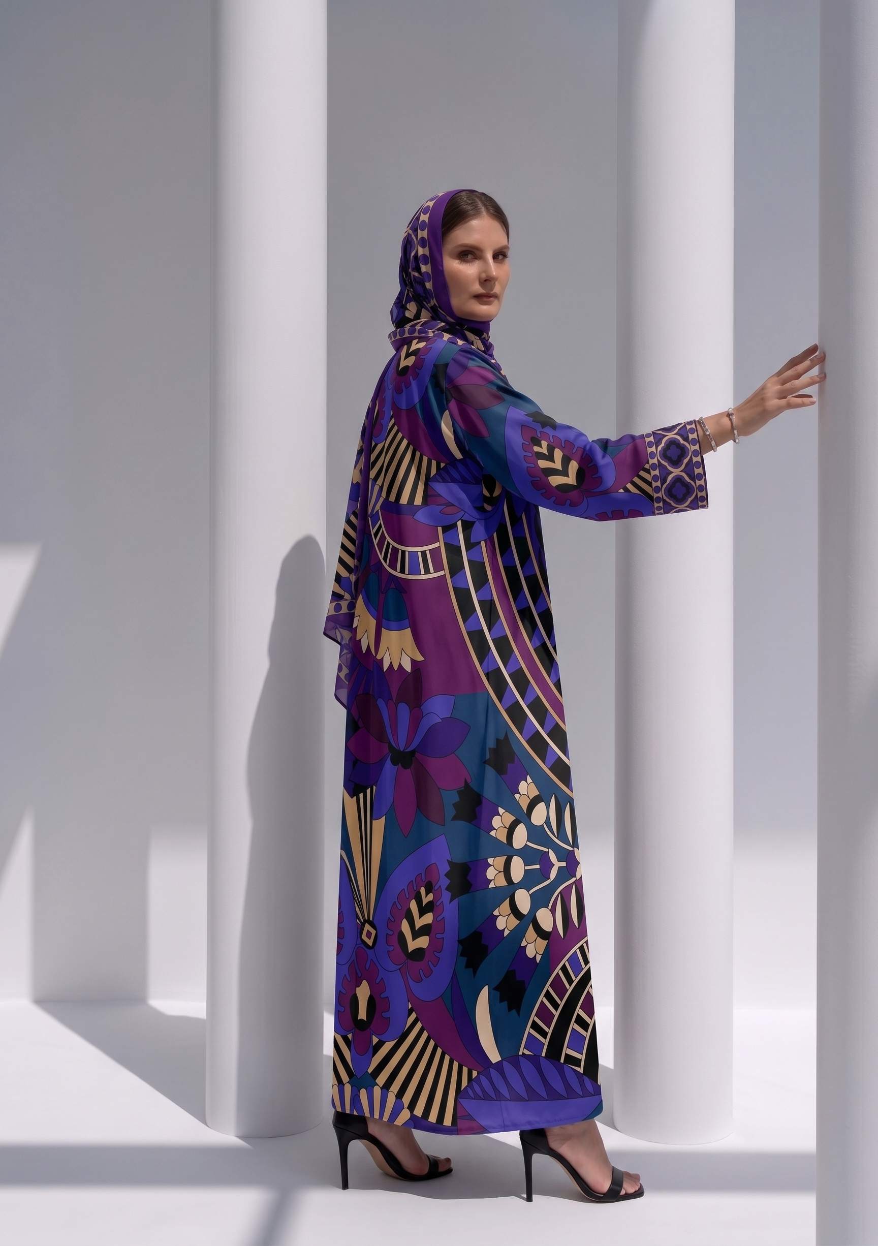 The Royal Mosaic – Vibrant Patterned Statement Abaya